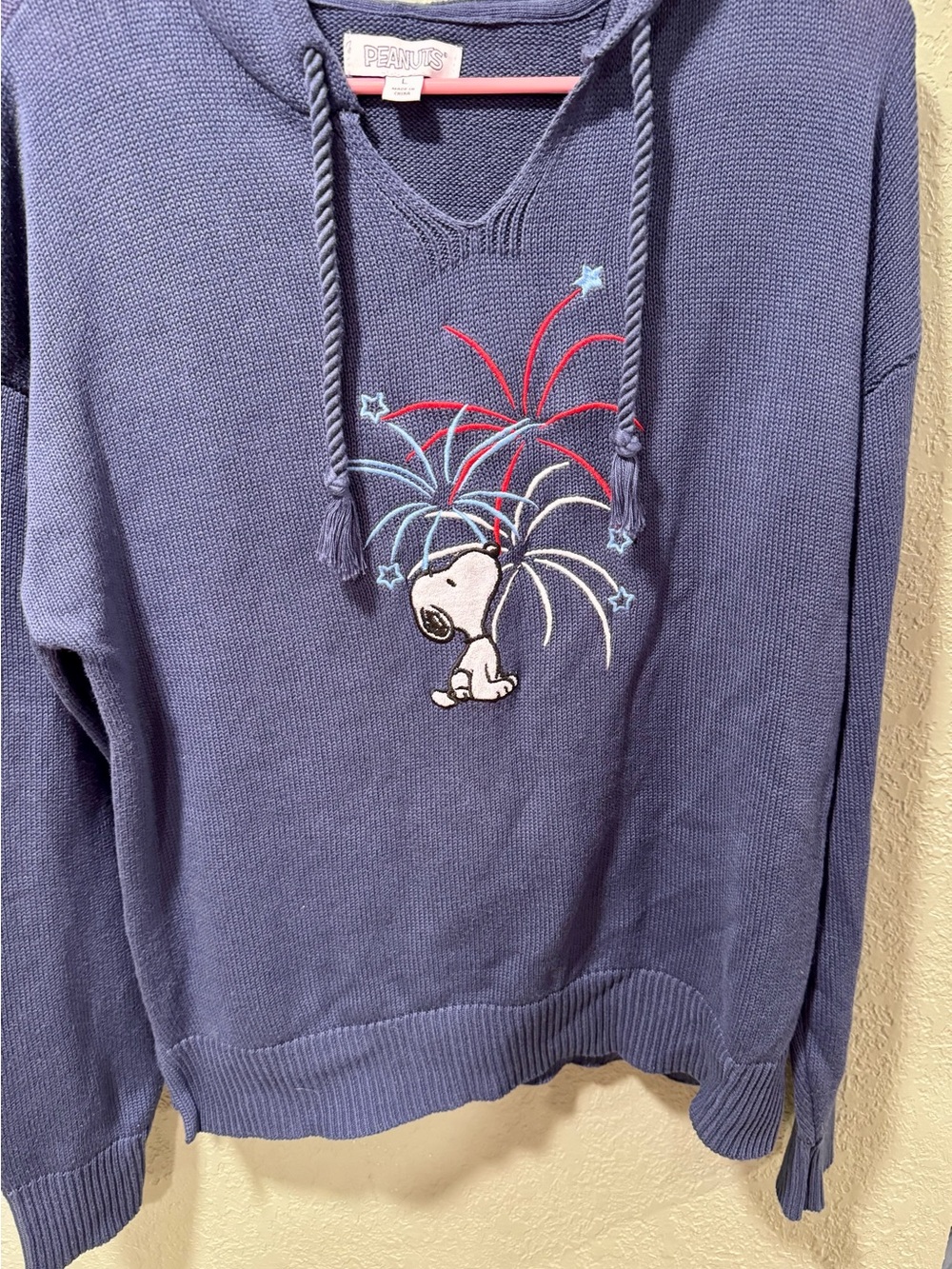 Peanuts Snoopy Pullover Hoodie - Navy with Red & Light Blue Accents size L - Picture 4 of 5